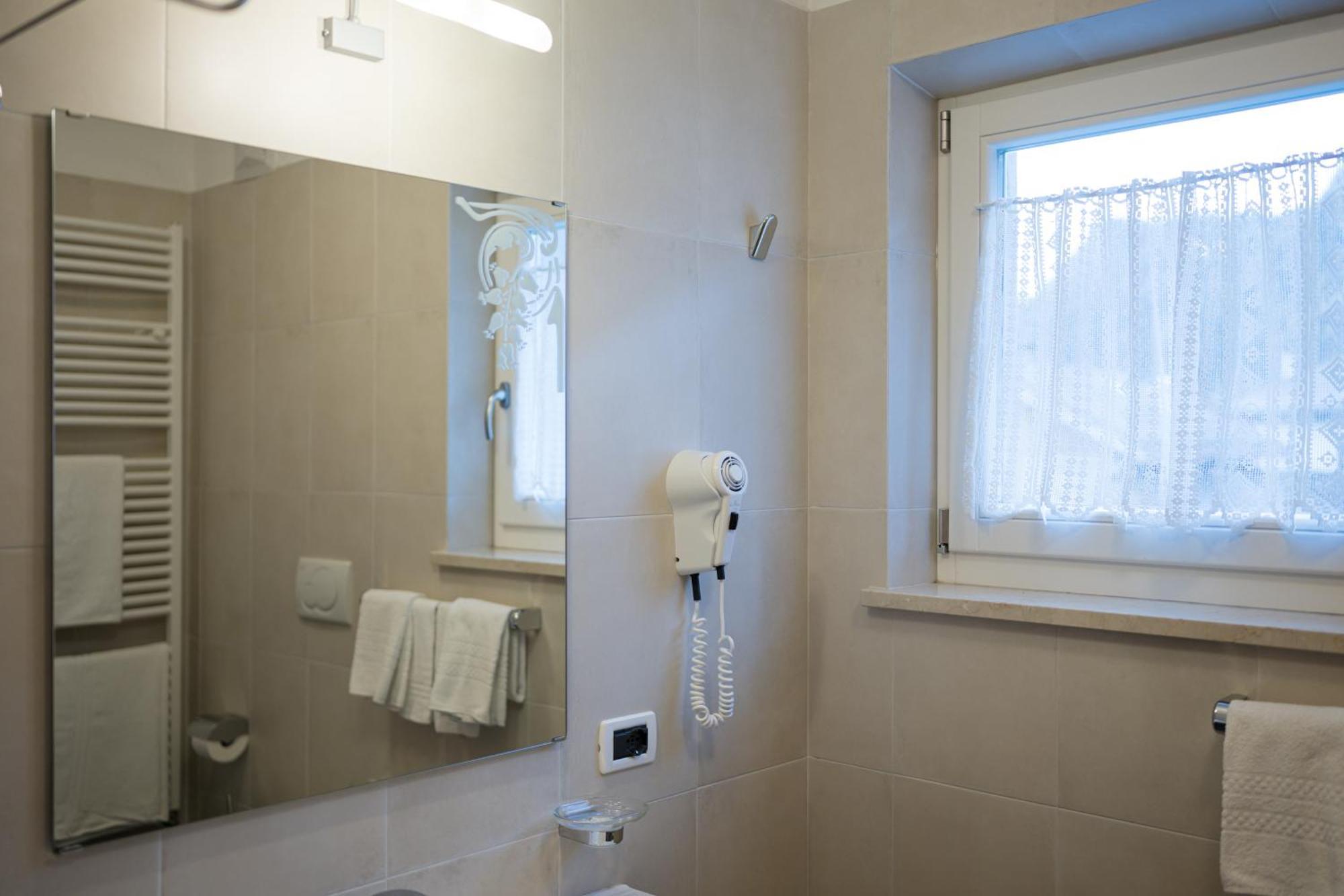 Hotel Crepei Pozza di Fassa Εξωτερικό φωτογραφία